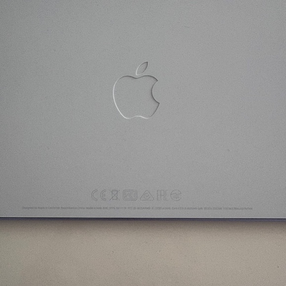 APPLE Magic Keyboard ~ Purple with Touch ID - Picture 4 of 9